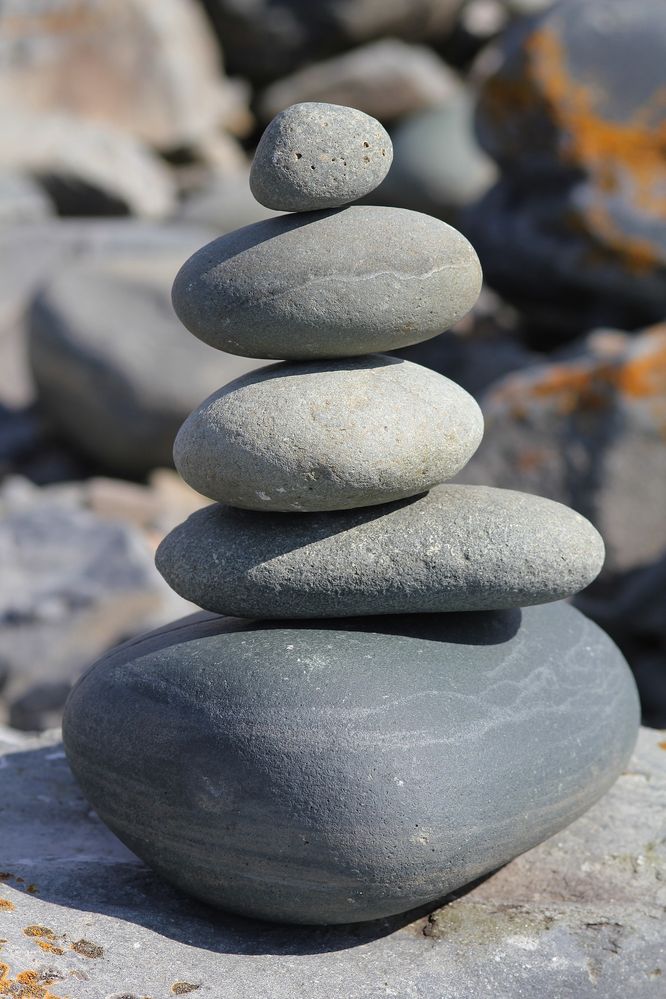 stones-890732_1920.jpg