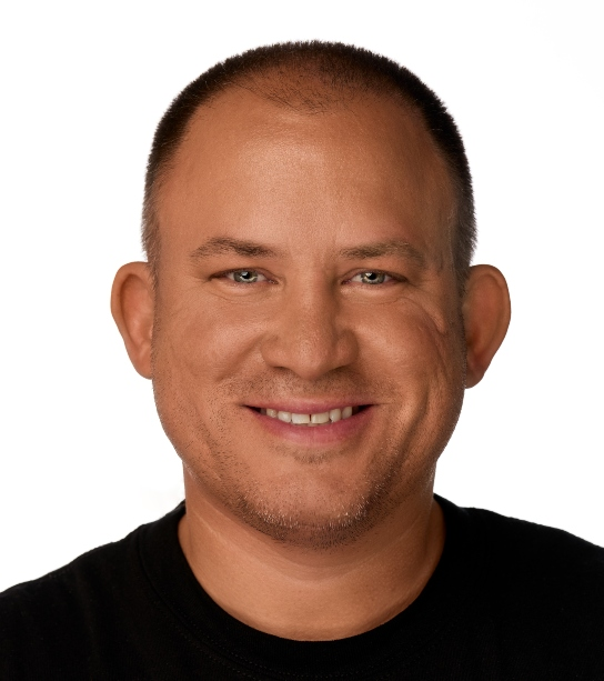 Luke Headshot.png
